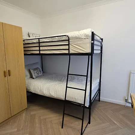 Hotel Bros London