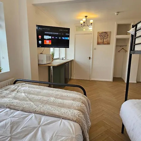 Bros Hotel