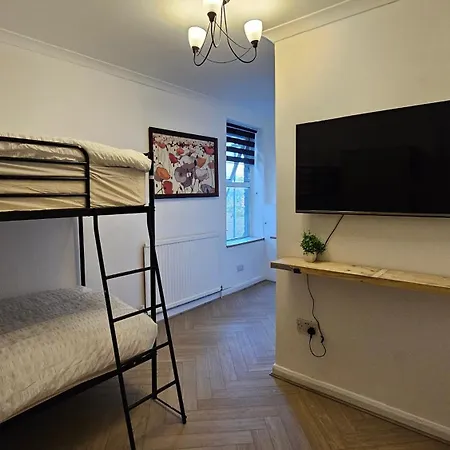 Bros 3* London