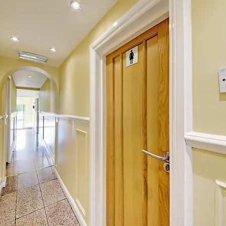 Oyo Bostons Manor Hotel, Hanwell London 3* Greenford (Greater London)