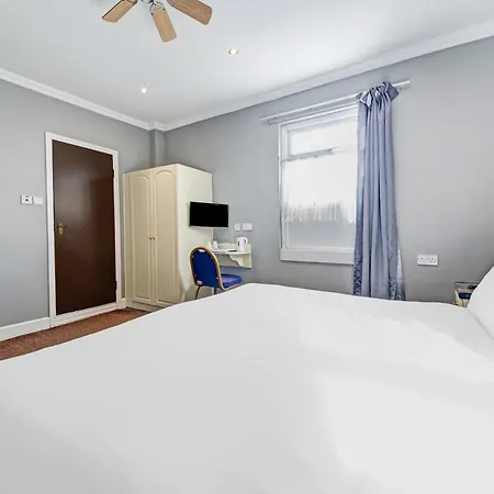 Oyo Bostons Manor Hotel, Hanwell London Hotel 3*