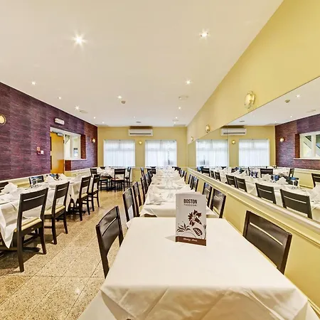 Hotel Oyo Bostons Manor Hotel, Hanwell London 3*