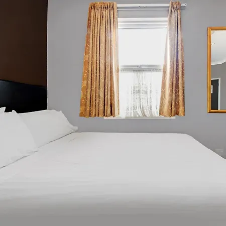 Oyo Bostons Manor Hotel, Hanwell London Hotel 3*