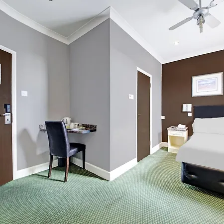 Oyo Bostons Manor Hotel, Hanwell London 3*