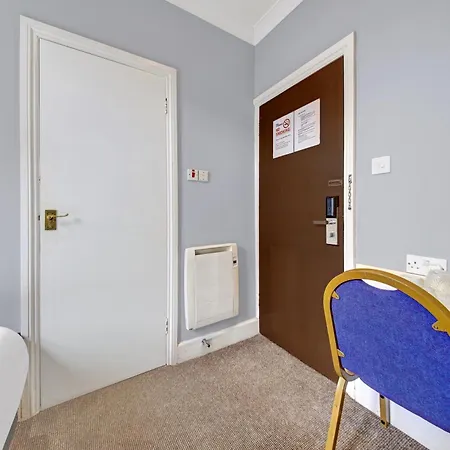 Hotel Oyo Bostons Manor Hotel, Hanwell London