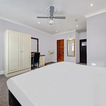 Oyo Bostons Manor Hotel, Hanwell London Greenford (Greater London)