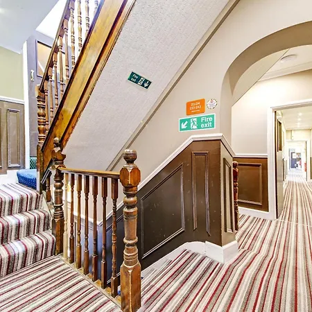 Oyo Bostons Manor Hotel, Hanwell London