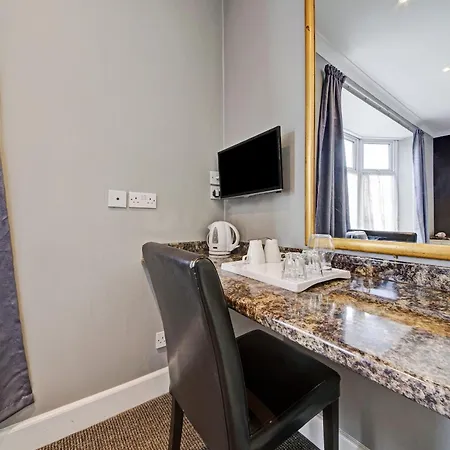 Oyo Bostons Manor Hotel, Hanwell London 3* Greenford (Greater London)