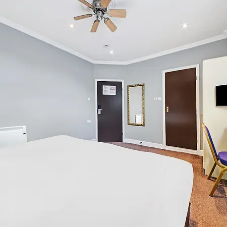 Hotel Oyo Bostons Manor Hotel, Hanwell London