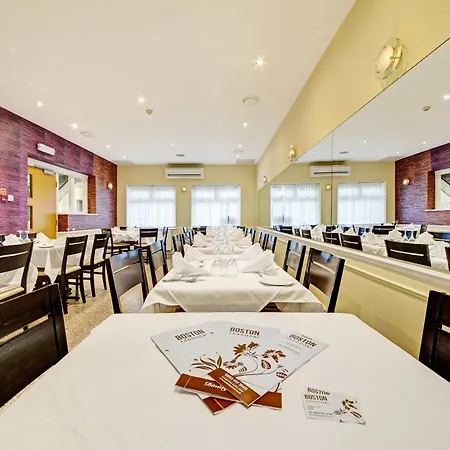 Oyo Bostons Manor Hotel, Hanwell London Hotel 3*