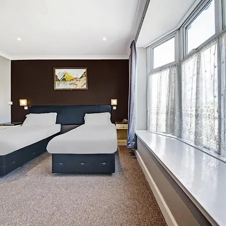 Oyo Bostons Manor Hotel, Hanwell London Hotel 3*