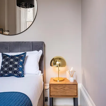 Hyde Park Apartment *