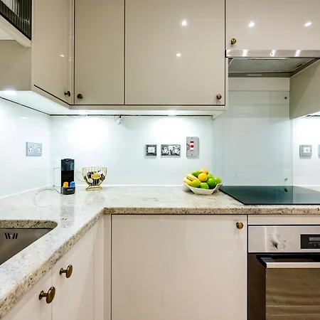 Apartment Hyde Park London