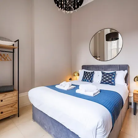Apartment Hyde Park London