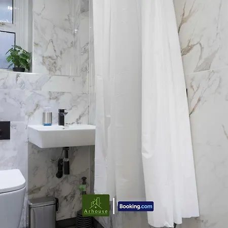 2 Bedroom By Arhouse Short Lets & Serviced Oxford St With Free Wifi 아파트 *
