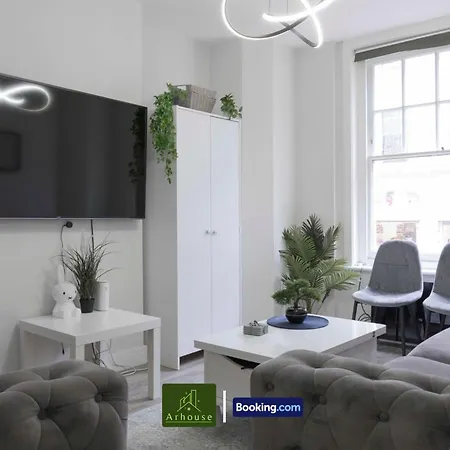 2 Bedroom By Arhouse Short Lets & Serviced Oxford St With Free Wifi 런던