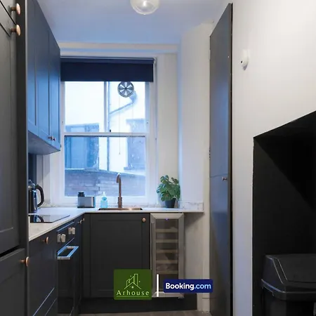 2 Bedroom By Arhouse Short Lets & Serviced Oxford St With Free Wifi