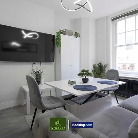 2 Bedroom By Arhouse Short Lets & Serviced Oxford St With Free Wifi 런던