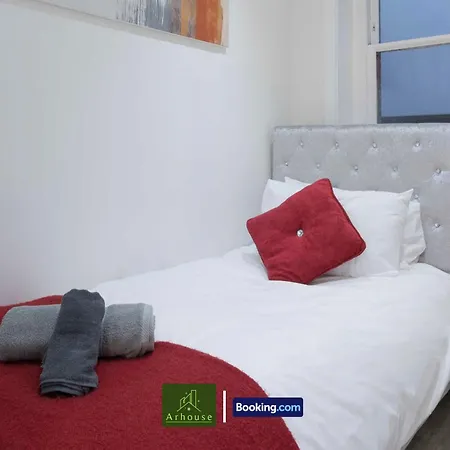 2 Bedroom By Arhouse Short Lets & Serviced Oxford St With Free Wifi 아파트 *