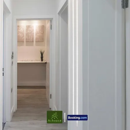 아파트 2 Bedroom By Arhouse Short Lets & Serviced Oxford St With Free Wifi 런던