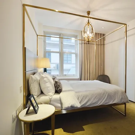 Soho West End Apartment *