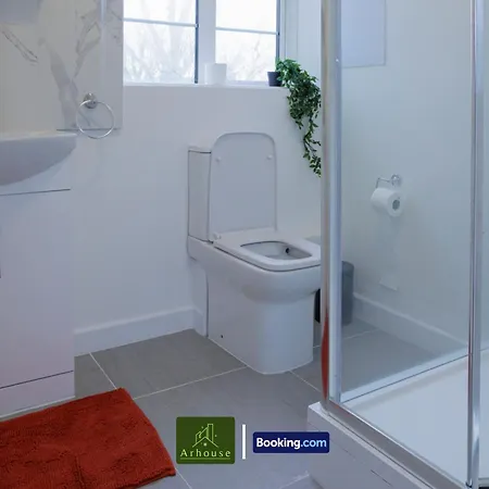 Apartment 2 Bedroom By Arhouse Short Lets & Serviced Highbury With Free Wifi