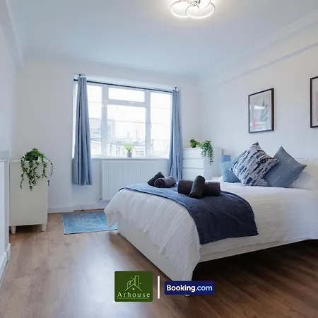 2 Bedroom By Arhouse Short Lets & Serviced Highbury With Free Wifi * London