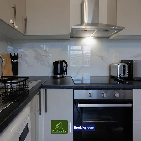 Apartment 2 Bedroom By Arhouse Short Lets & Serviced Highbury With Free Wifi
