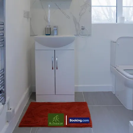 2 Bedroom By Arhouse Short Lets & Serviced Highbury With Free Wifi Apartment London