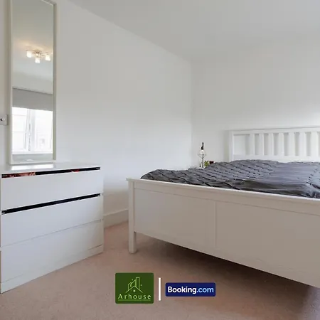 One Bedroom By Arhouse Short Lets & Serviced Kingston With Free Wifi Apartment *