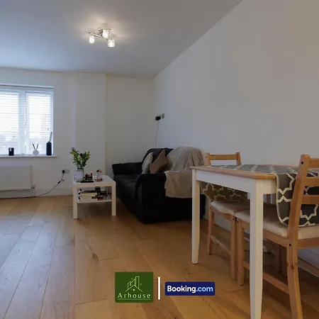 Apartment One Bedroom By Arhouse Short Lets & Serviced Kingston With Free Wifi *