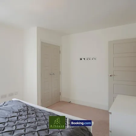 One Bedroom By Arhouse Short Lets & Serviced Kingston With Free Wifi Apartment Kingston upon Thames (Greater London)