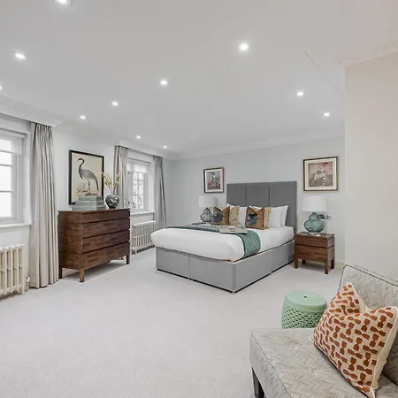 Apartment Luxury 3-Bedroom Stay In Belgravia With Private Parking And Ac London