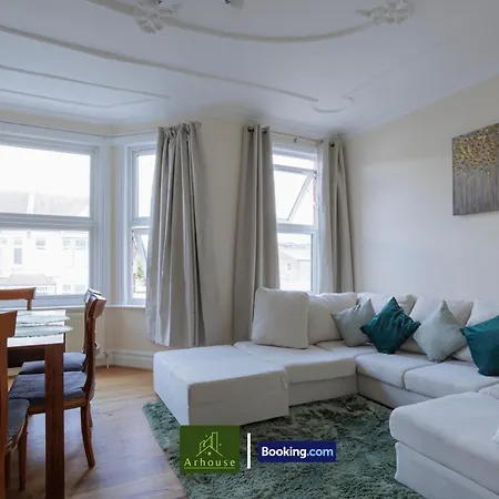 3 Bedroom By Arhouse Short Lets & Serviced Kensal Rise With Free Wifi & Free Parking Apartment