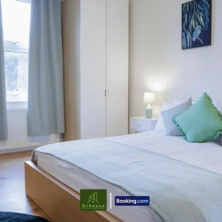 Apartment 3 Bedroom By Arhouse Short Lets & Serviced Kensal Rise With Free Wifi & Free Parking London