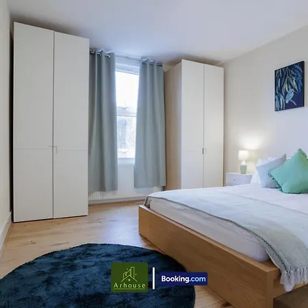 3 Bedroom By Arhouse Short Lets & Serviced Kensal Rise With Free Wifi & Free Parking * London
