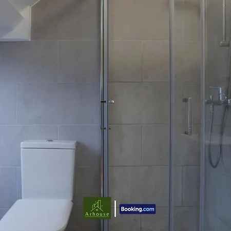 3 Bedroom By Arhouse Short Lets & Serviced Kensal Rise With Free Wifi & Free Parking