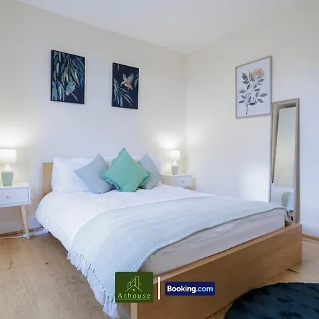 3 Bedroom By Arhouse Short Lets & Serviced Kensal Rise With Free Wifi & Free Parking Apartment *