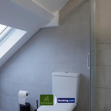 Apartment 3 Bedroom By Arhouse Short Lets & Serviced Kensal Rise With Free Wifi & Free Parking London