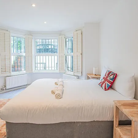 Charming Homely 3 Bedroom Flat In * London