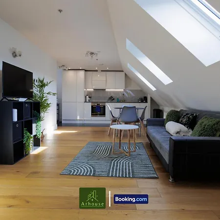 Apartment One Bedroom By Arhouse Short Lets & Serviced Kingston With Free Wifi