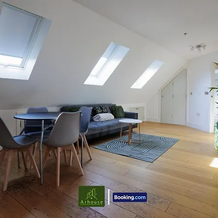 One Bedroom By Arhouse Short Lets & Serviced Kingston With Free Wifi Apartment *