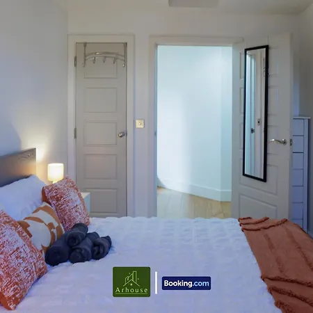 Apartment One Bedroom By Arhouse Short Lets & Serviced Kingston With Free Wifi Kingston upon Thames (Greater London)