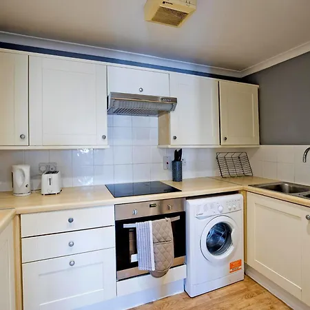 Imperial Meridian Place Apartment *