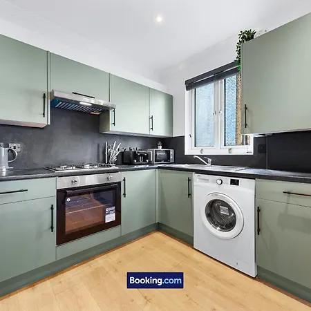 Modern, & Comfy By Smart Short Lets & Serviced Deptford With Free Wifi Apartment *