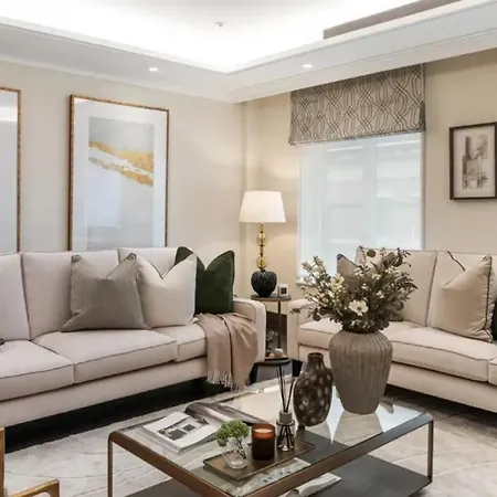 Apartment 4 Bedrooms Of Comfort And Style In London