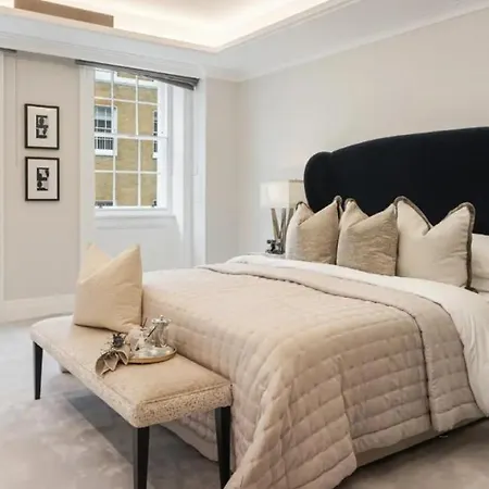 4 Bedrooms Of Comfort And Style In Londres