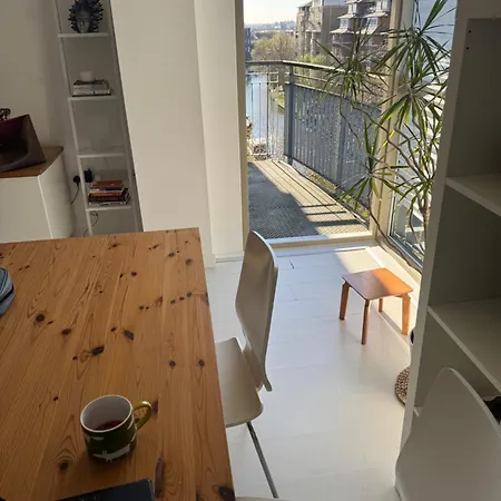 Modern Bright Flat Near Little Venice London