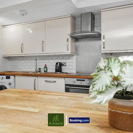 Two Bedroom By Arhouse Short Lets & Serviced Clapham With Free Wifi 伦敦