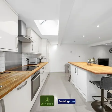 Two Bedroom By Arhouse Short Lets & Serviced Clapham With Free Wifi 伦敦